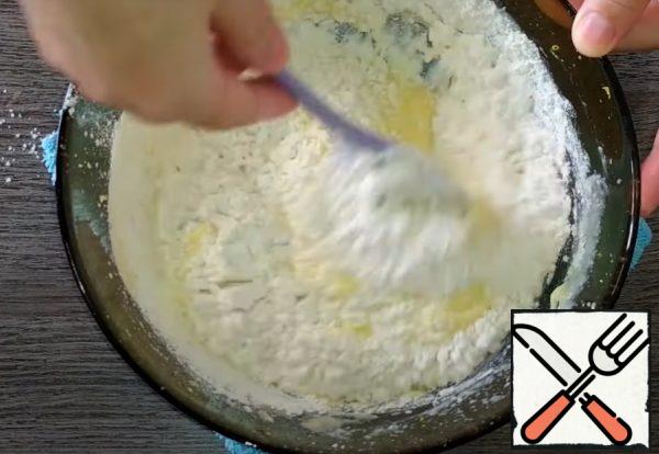 First, mix thoroughly with a spatula.