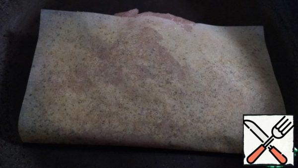 Lightly slice the chicken breast in the thickest places, wrap it in a baking sheet and fry on the fire for a little more than 7 minutes on each side.