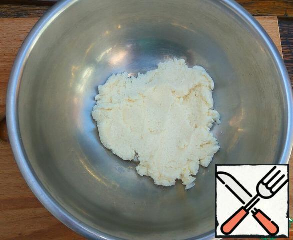 RUB the softened butter with sugar and vanilla sugar.