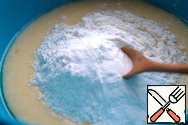 Mix the flour, salt and baking powder.