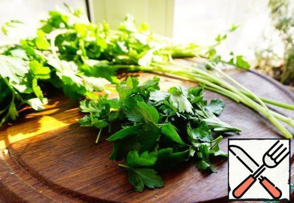 With parsley, tear off the leaves.