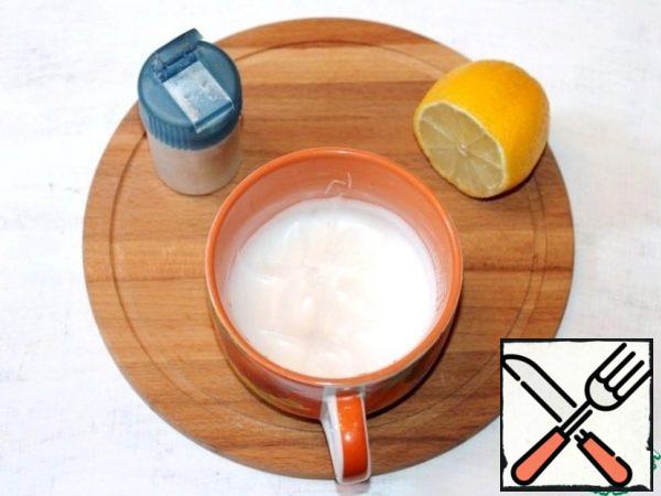 Separate the egg white from the yolk. Set the yolk aside, and whisk the white with a pinch of salt and lemon juice until soft peaks.