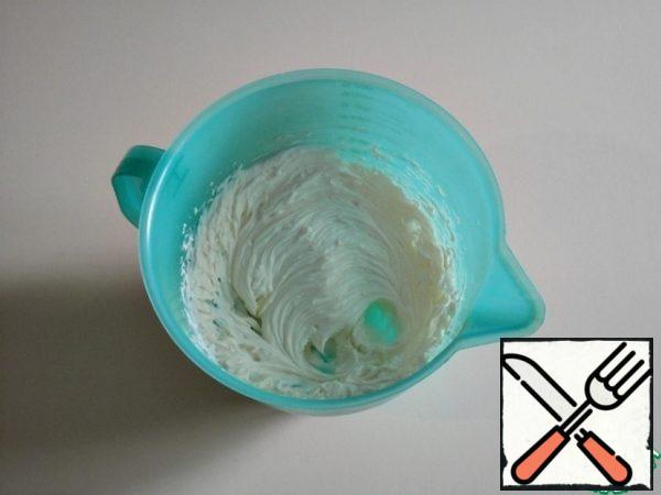 Beat Philadelphia cream cheese with a mixer. Separately, whisk the cream into a strong foam.
