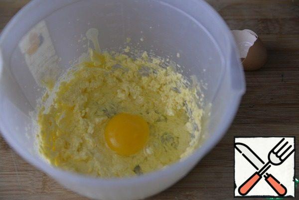 Add the egg and whisk.