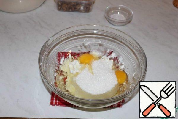Add eggs, sugar and vegetable oil.