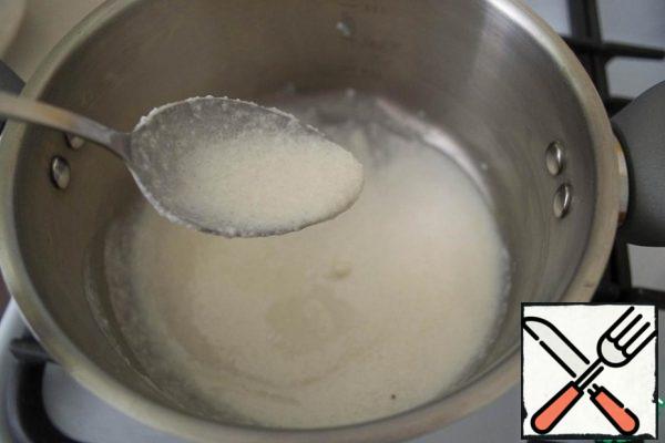 Put on low heat for a few minutes, stirring constantly, until the mass becomes homogeneous.