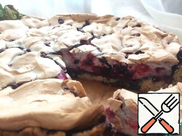 We got a very delicious pie with incredibly tender meringue!
I will be very glad if you like my recipe!
Write comments.
Enjoy your meal!