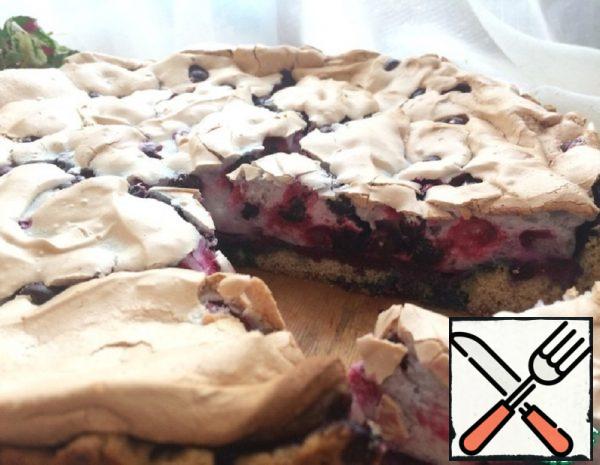 Pie with Black Currant and Meringue Recipe