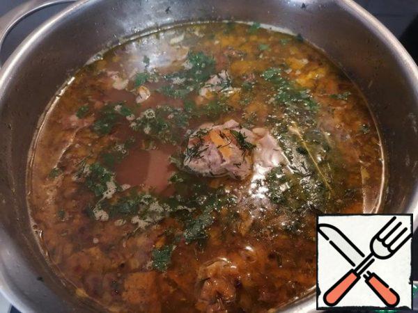 Add the herbs (dill and parsley, this time I froze), cover with a lid, remove from the hot stove, let stand for another 5 minutes.