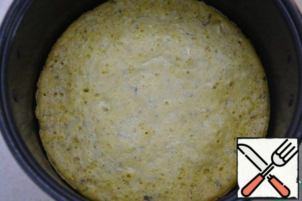 Let the cake cool in a bowl (then it will be easier to take it out).