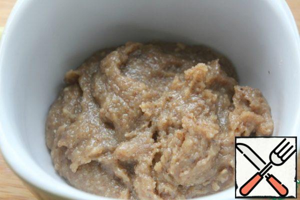 When the filling cools down, add the protein and mix well.