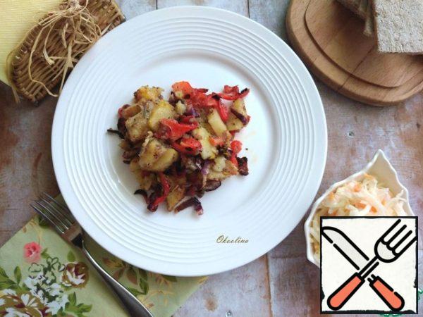 I will eat potatoes as an independent dish. You can use it as a side dish. I'll quickly serve him the pickled cabbage.t