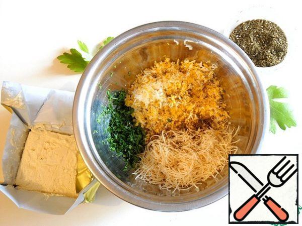 Mix everything in a bowl and season with spices.
Mix the contents of the bowl, taste for salt and spice, adjust if necessary.
