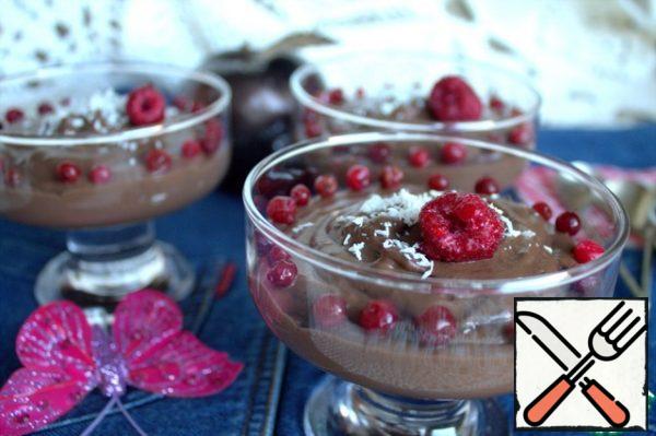 Serve chilled. The structure is what a classic pudding should have. Enjoy your meal.