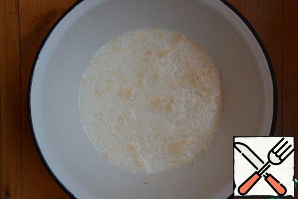 Add yeast and sugar to the warm milk. Let it brew for 15 minutes.