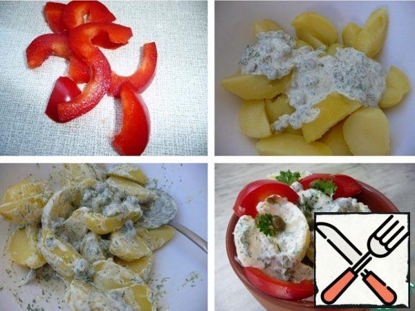 Cut the pepper into small pieces. Season the potatoes with the sauce, mix gently, put them in a salad bowl, and garnish with red pepper. You can add green onions, but we have it very hard and bitter.