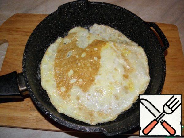 For pancakes, beat the egg with a fork or whisk, fry in a small amount of vegetable oil.