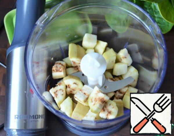 Cut the eggplants and chop them in a chopper.
You can scroll through the meat grinder, the grid is large.