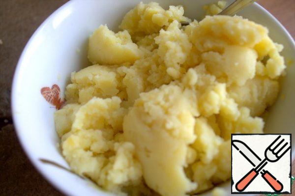 For the second filling, I just took mashed potatoes, you can yesterday.