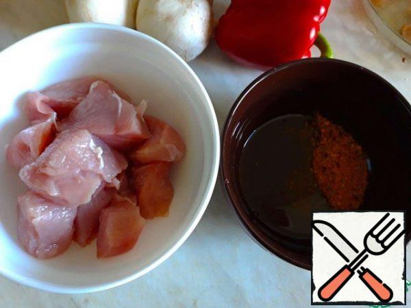 Wash the Turkey fillet, dry it, and cut it into pieces.
Marinade for barbecue and grill mix with 50 ml of vegetable oil, marinate the Turkey for at least 1 hour.