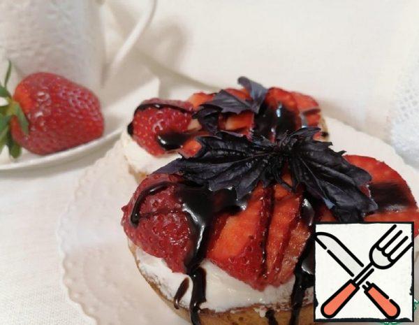 Strawberry and Basil Sandwiches Recipe