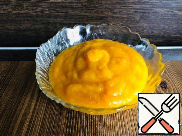 Using a blender, chop the mango into puree, add 1 tbsp of sugar.