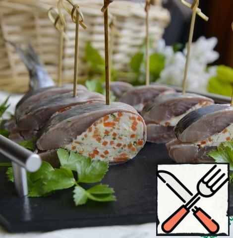 Serve the appetizer, garnished with herbs, for presentability, you can use skewers.
