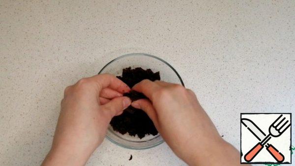It is not necessary to RUB it hard, everything will still be well impregnated with cream.