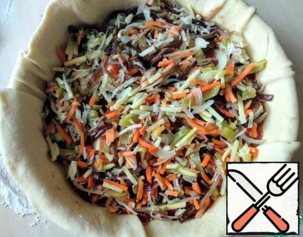 Then distribute the vegetable mixture (I have Chinese, pre-thawed).