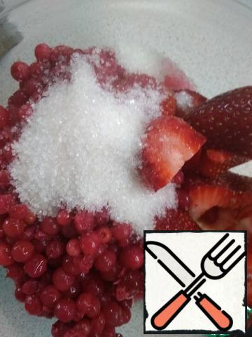 For the berry layer, also beat all the ingredients. You can use frozen berries.