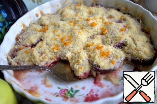 Transfer the spatula and the plum and crumb together. Yes, you can sprinkle with orange/lemon zest, I like it. Try a sweet and sour dessert with a sweet cream pudding.