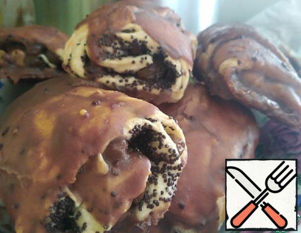 Puffs with Poppy Seeds and Raisins in Chocolate Recipe