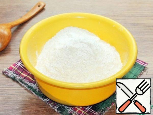 Mix two types of flour and sift. Add salt and mix.