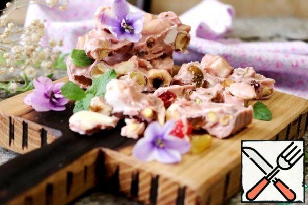 When serving the dessert "Stony road" cut into pieces. If the tiles are small, like mine, then serve them whole.
