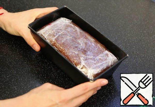 Wrap it in plastic wrap and put it in the refrigerator for 5-6 hours or in the freezer for 3-4.