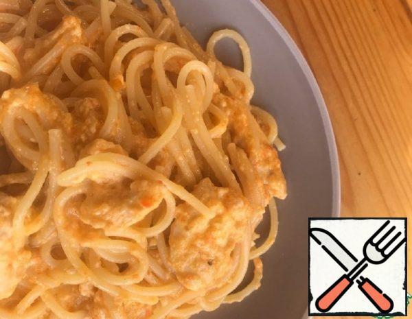 Pasta with Chicken and Pepper Sauce Recipe