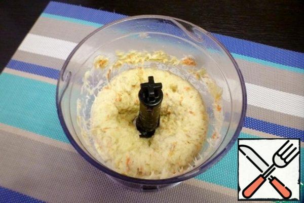 Chop the Pollock and fried vegetables until pureed.