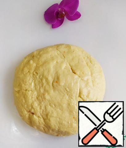 Knead the smooth dough for 10-15 minutes and remove to a warm place for 1-1.5 hours.
