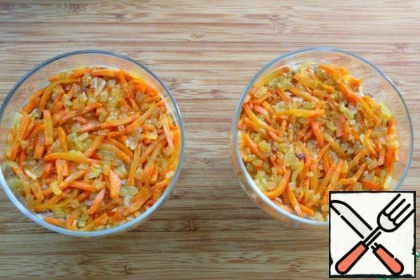 The next layer is carrots and onions. Spread and level.