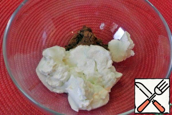 In a separate bowl, put the cottage cheese, cocoa and sugar.