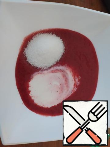 Add sugar, yogurt, and lemon juice. Heat the gelatin, stirring, until completely dissolved – do not bring to a boil! Strain through a sieve and pour into the strawberry mass. Cover the bowl with cling film and refrigerate for 10-15 minutes. The mass should start to solidify, but not completely grasp.