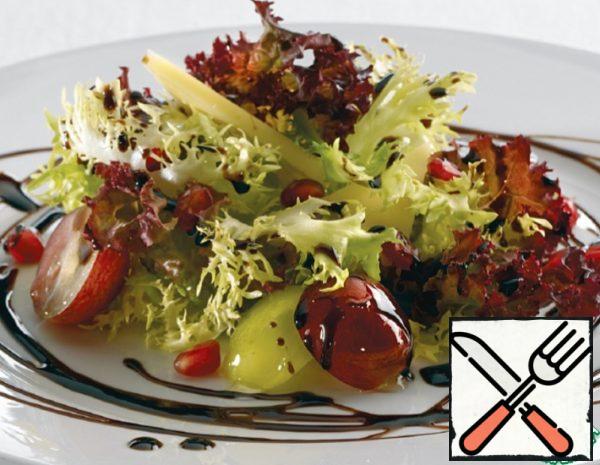 Pomegranate Salad with Grapes Recipe