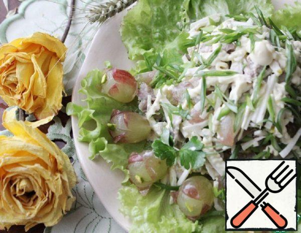 Salad with boiled Chicken and Grapes Recipe