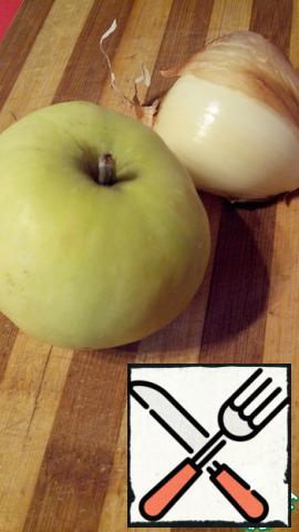 Peel the Apple and cut it into medium pieces. Chop the onion, marinate for 5 minutes in vinegar (I have white wine).
Add the apples and onions to the salad.