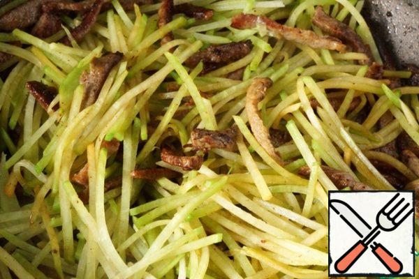 Stir and fry for 2-3 minutes, at this time add salt and pepper if desired. Turn off the heat and let the meat and radish stand for 5 minutes in a pan, under a closed lid, then transfer to any bowl and cool.