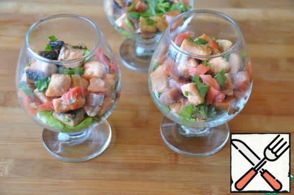 Put the chilled fish salad in the glasses just before serving.