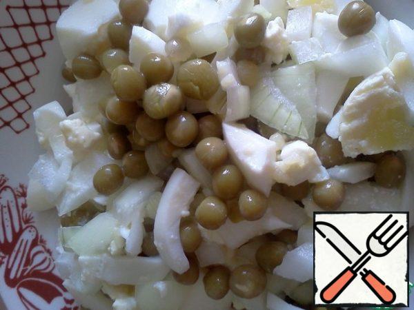 Add green peas, mayonnaise.