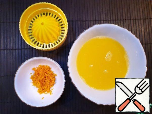 Remove the zest from the oranges and squeeze the juice.
