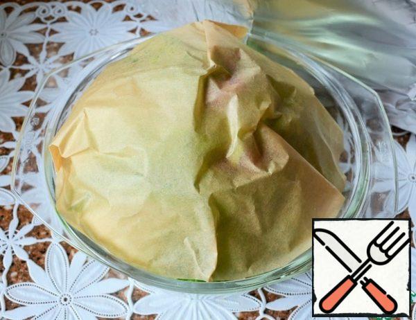 For baking, you need to cover the cabbage with foil, but to avoid sticking, first parchment.