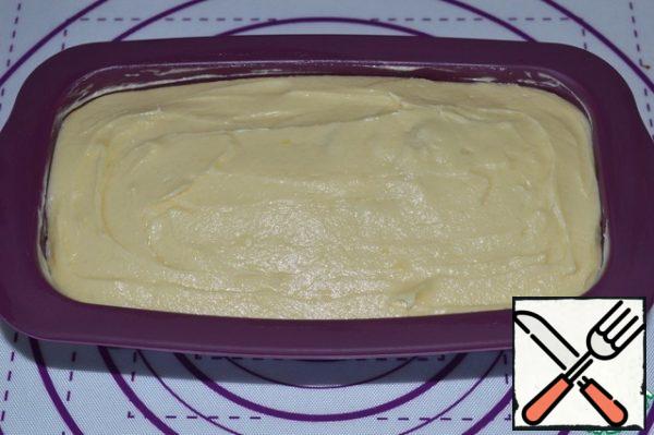 Preheat the oven to 180*C.
Before you send the roll to the oven, put the filling on it and distribute it evenly over the entire surface.
Bake at t=180*C for 15 minutes, then reduce t* to 160*C and continue baking for another 30-35 minutes.